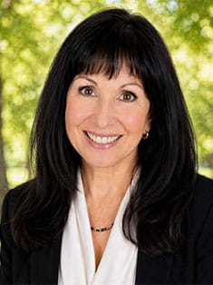 Renee Sessa Headshot