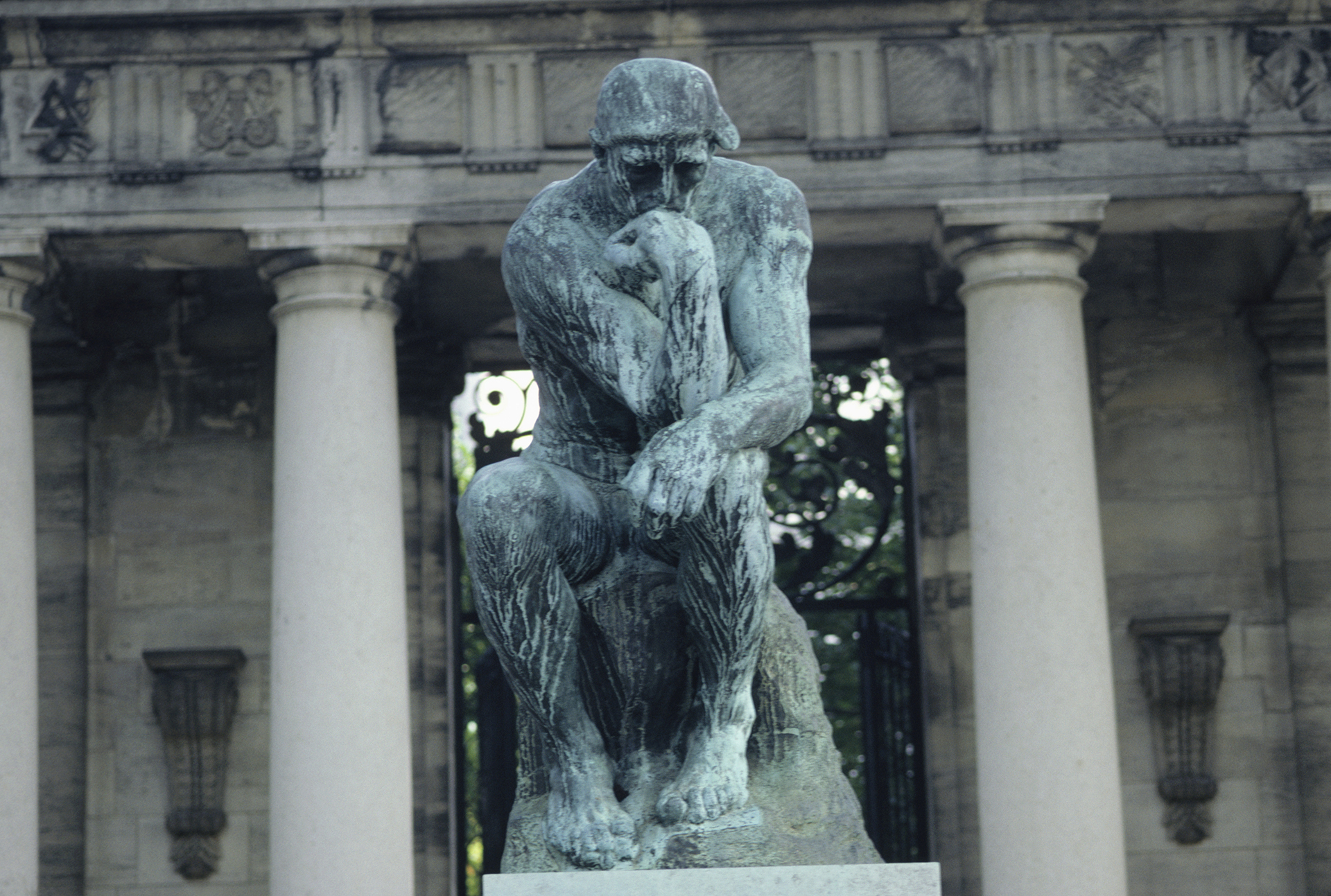 Rodin's Thinker Statue in Philadelphia